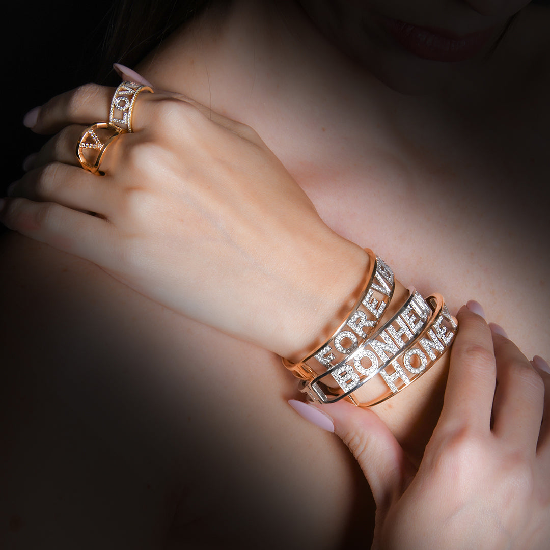 Fall 2025 Jewelry Trends: Bold Gold, Layers & Symbolic Elegance